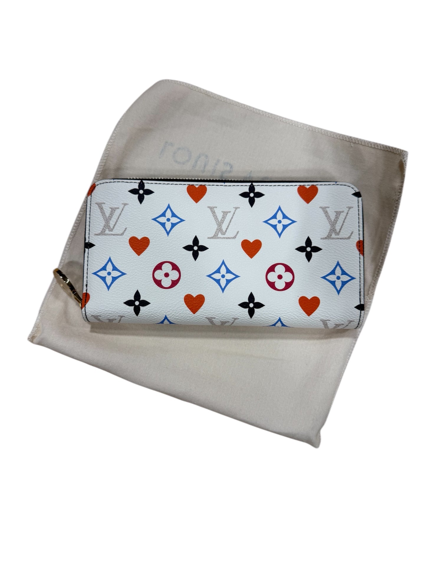 Louis Vuitton Zippy Wallet "Game On" White
