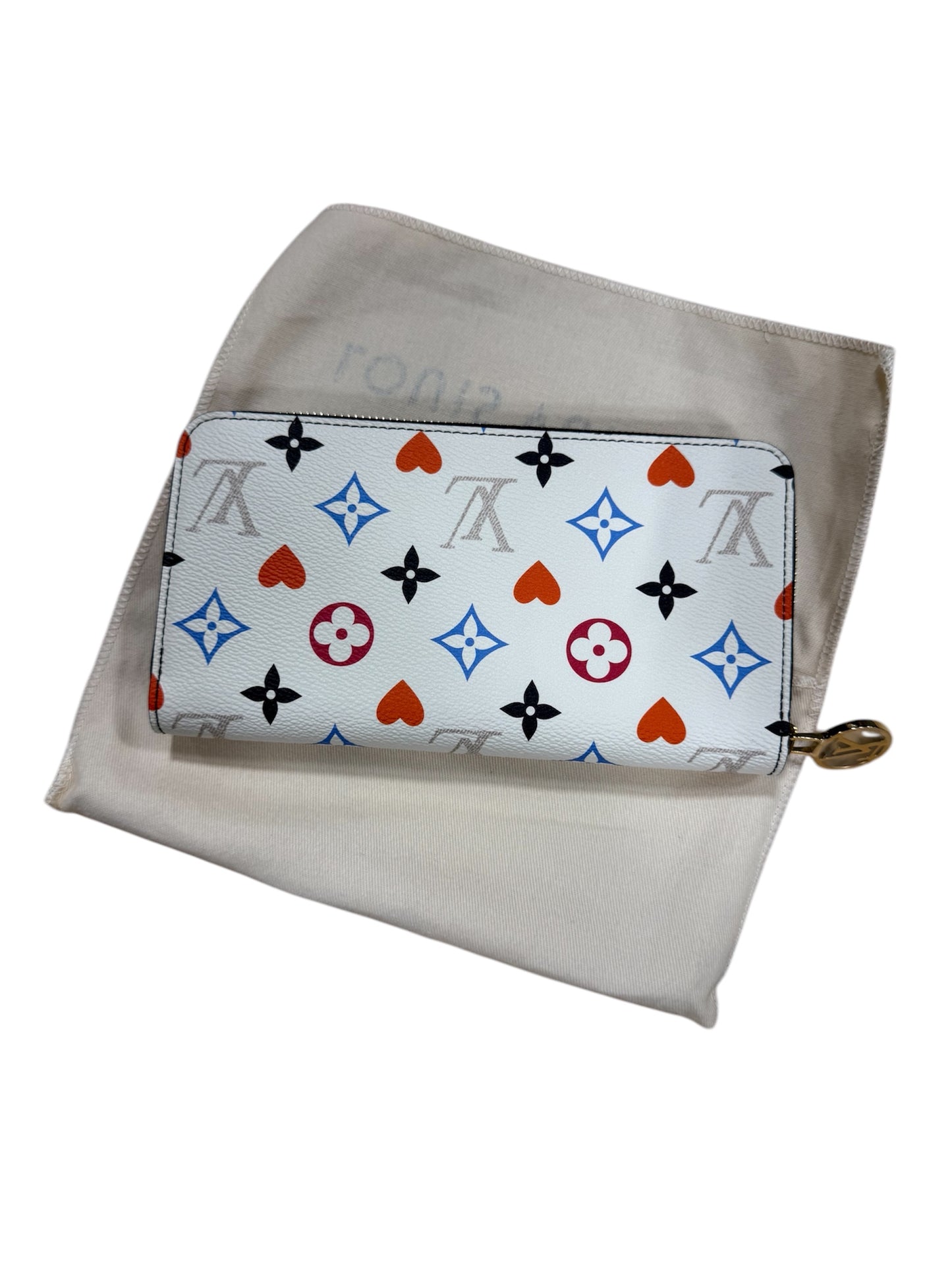 Louis Vuitton Zippy Wallet "Game On" White