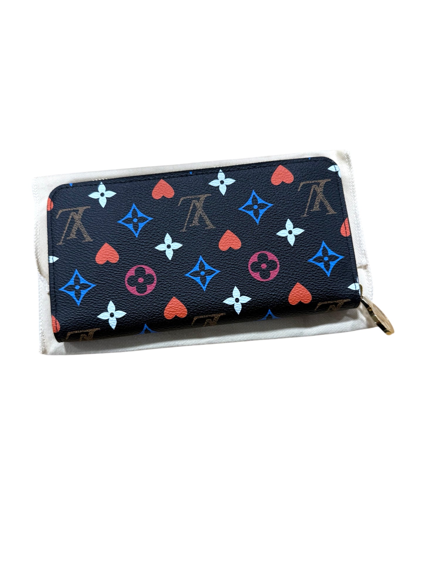 Louis Vuitton Zippy Wallet "Game On" Black