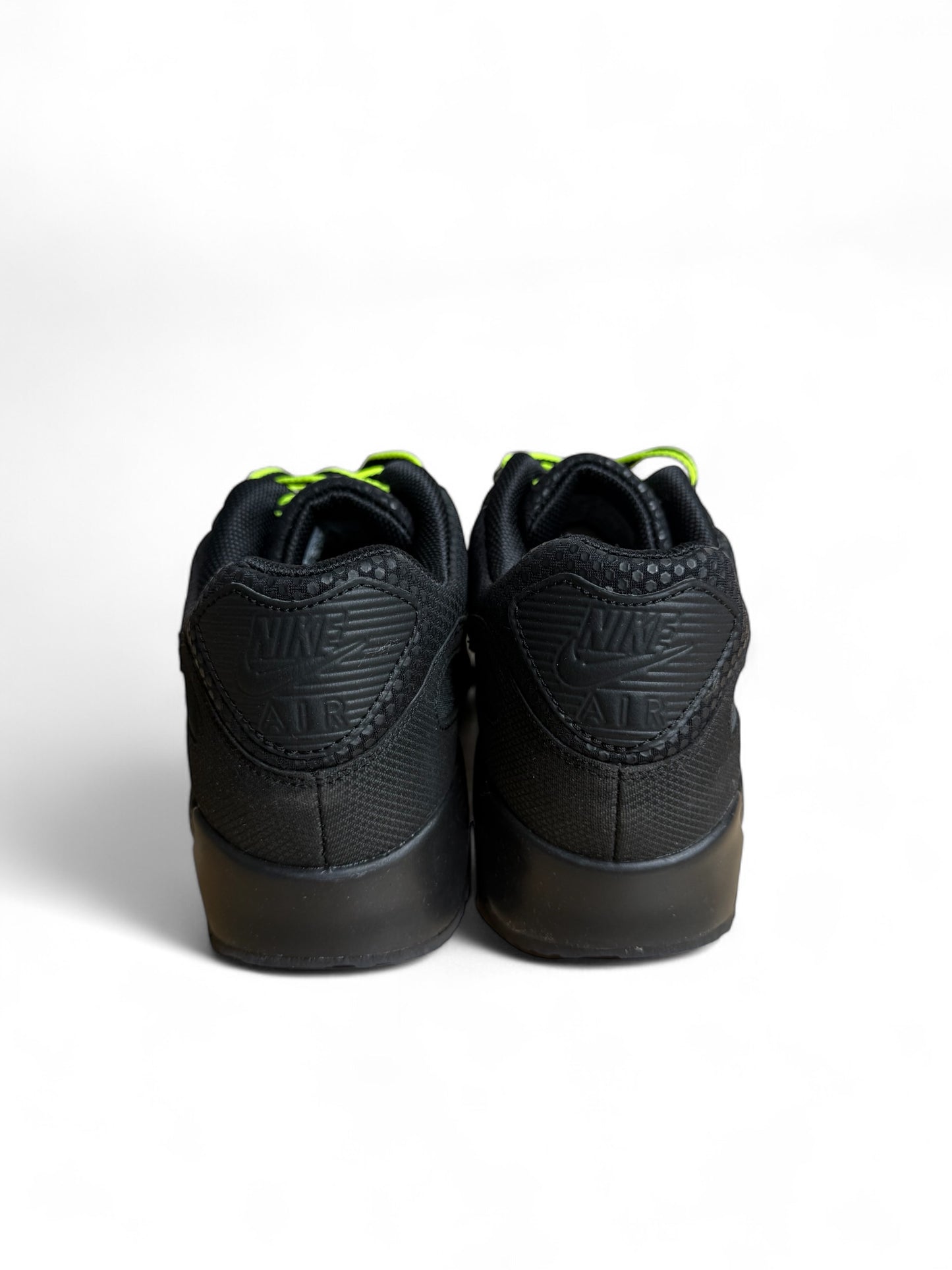 Kaws Am90 Current Black Volt
