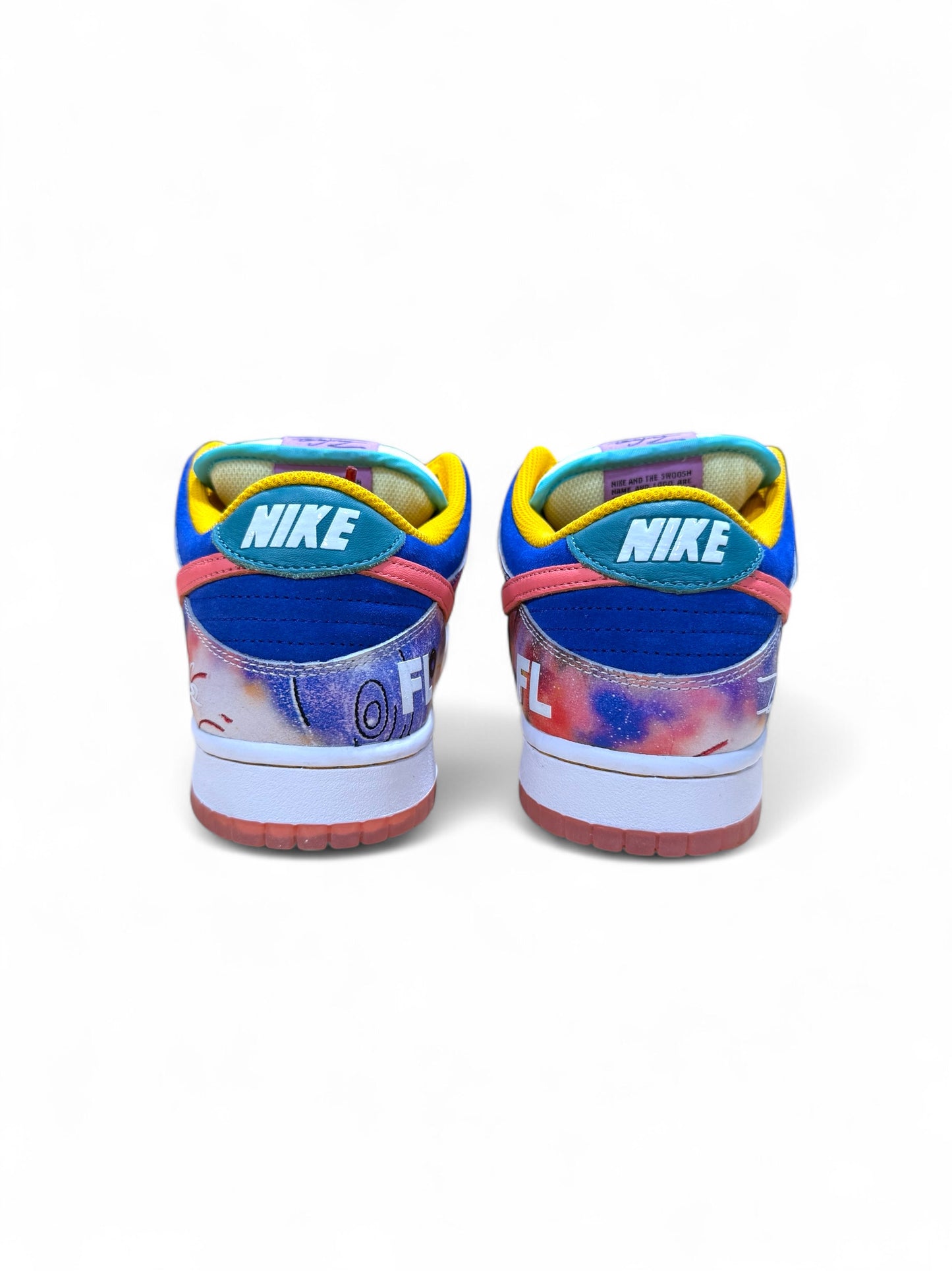 Friends & Family Futura Laboratories Nike SB Dunk Low (Sunblush)