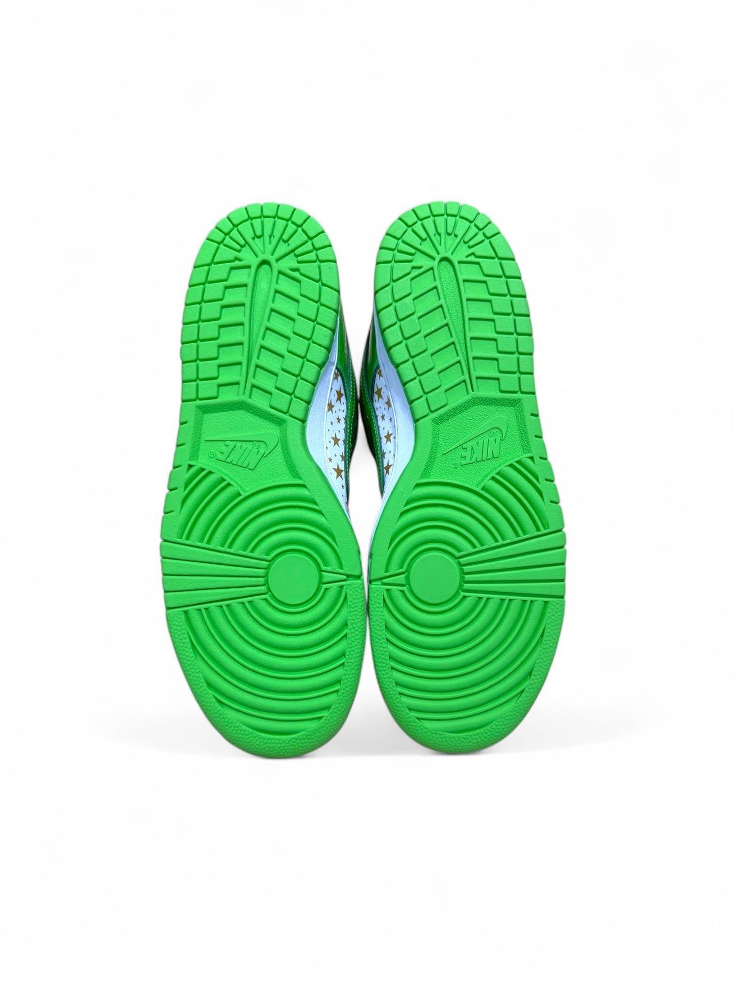 Supreme Stars Mean Green X Nike SB Dunk Low