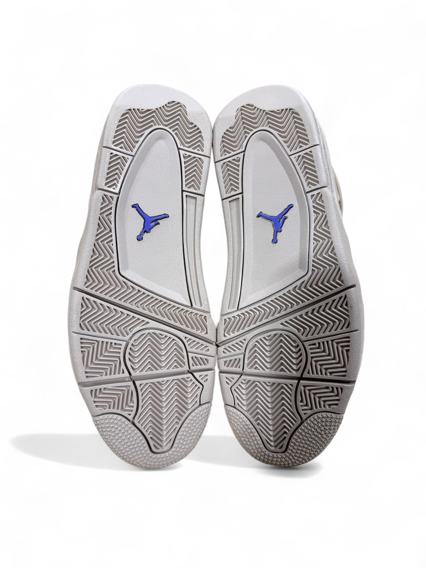 Aleali May Veterans Day Air Jordan 4 F&F Sample