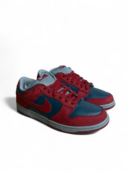 2002 Shark Nike SB Dunk Low