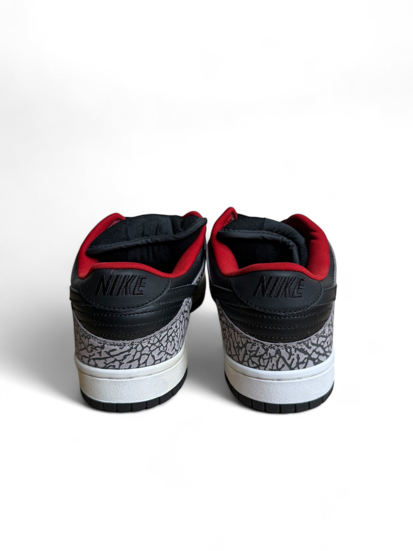 Supreme X Nike SB Dunk Low Black Cement