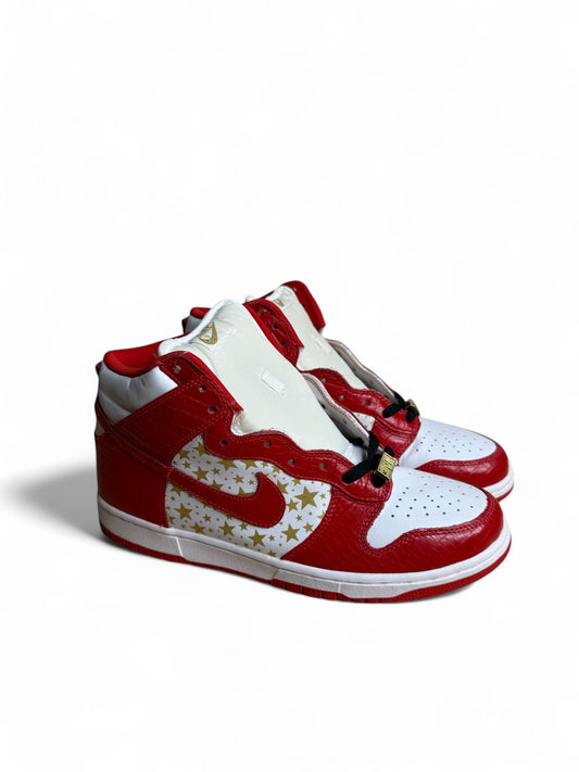 Nike SB Dunk High Supreme Red Star