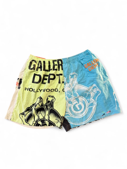 Gallery Dept. 1 of 1 Retouche Zuma Shorts