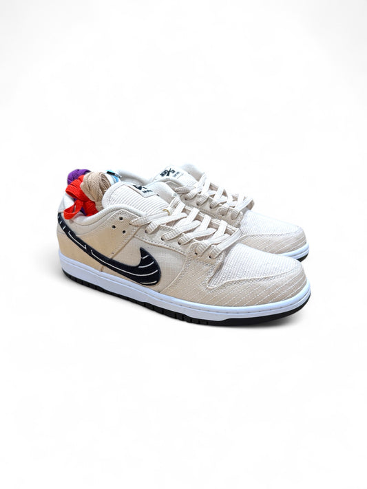 Albino & Preto Nike SB Dunk Low