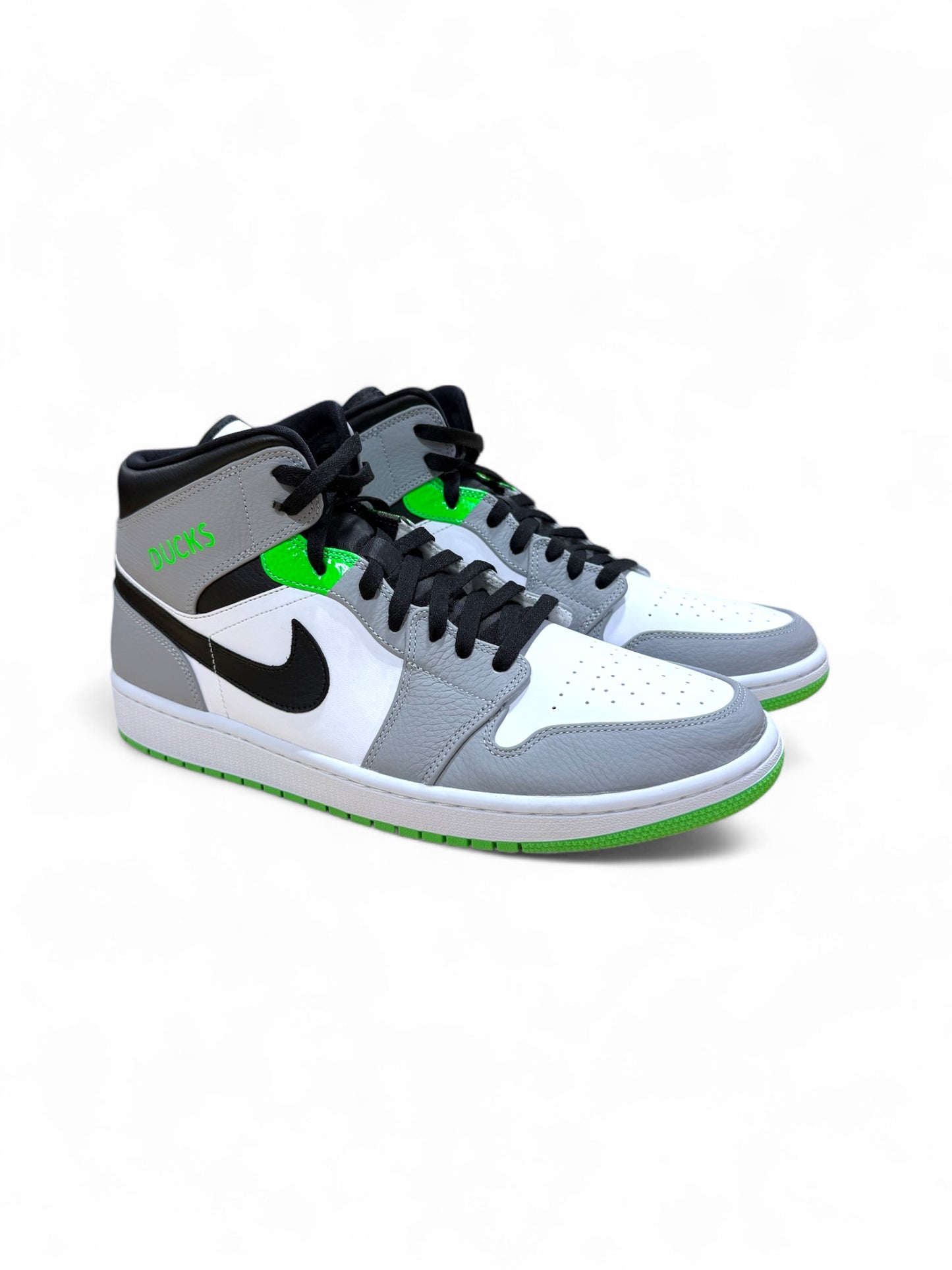 Oregon Ducks Air Jordan 1 Mid PE