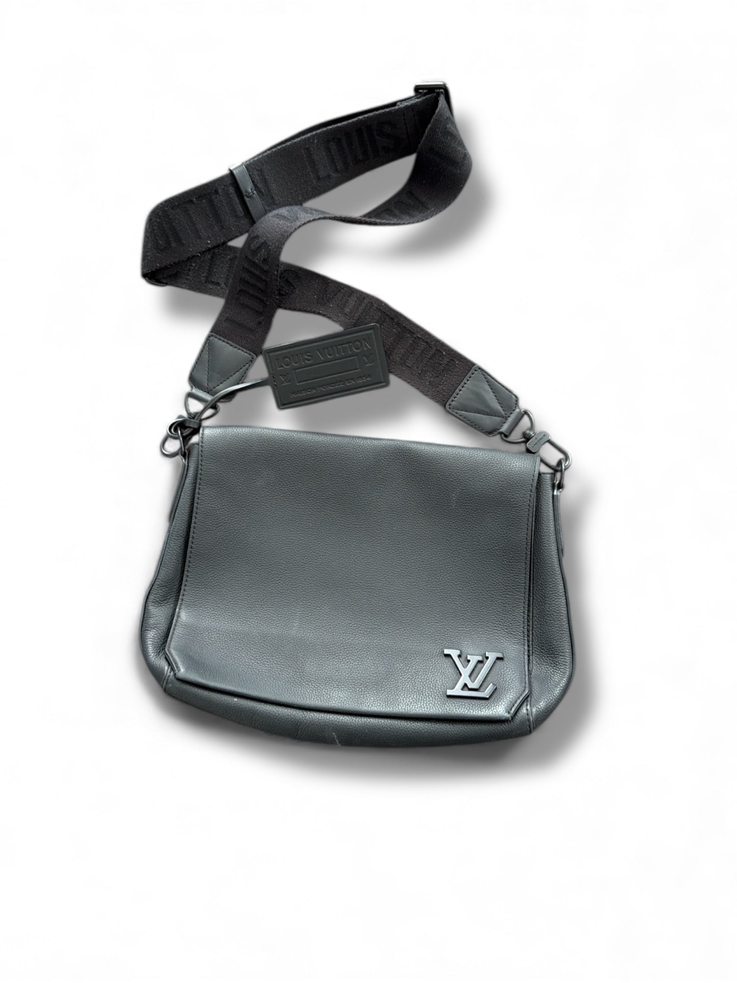 Louis Vuitton Messenger Bag